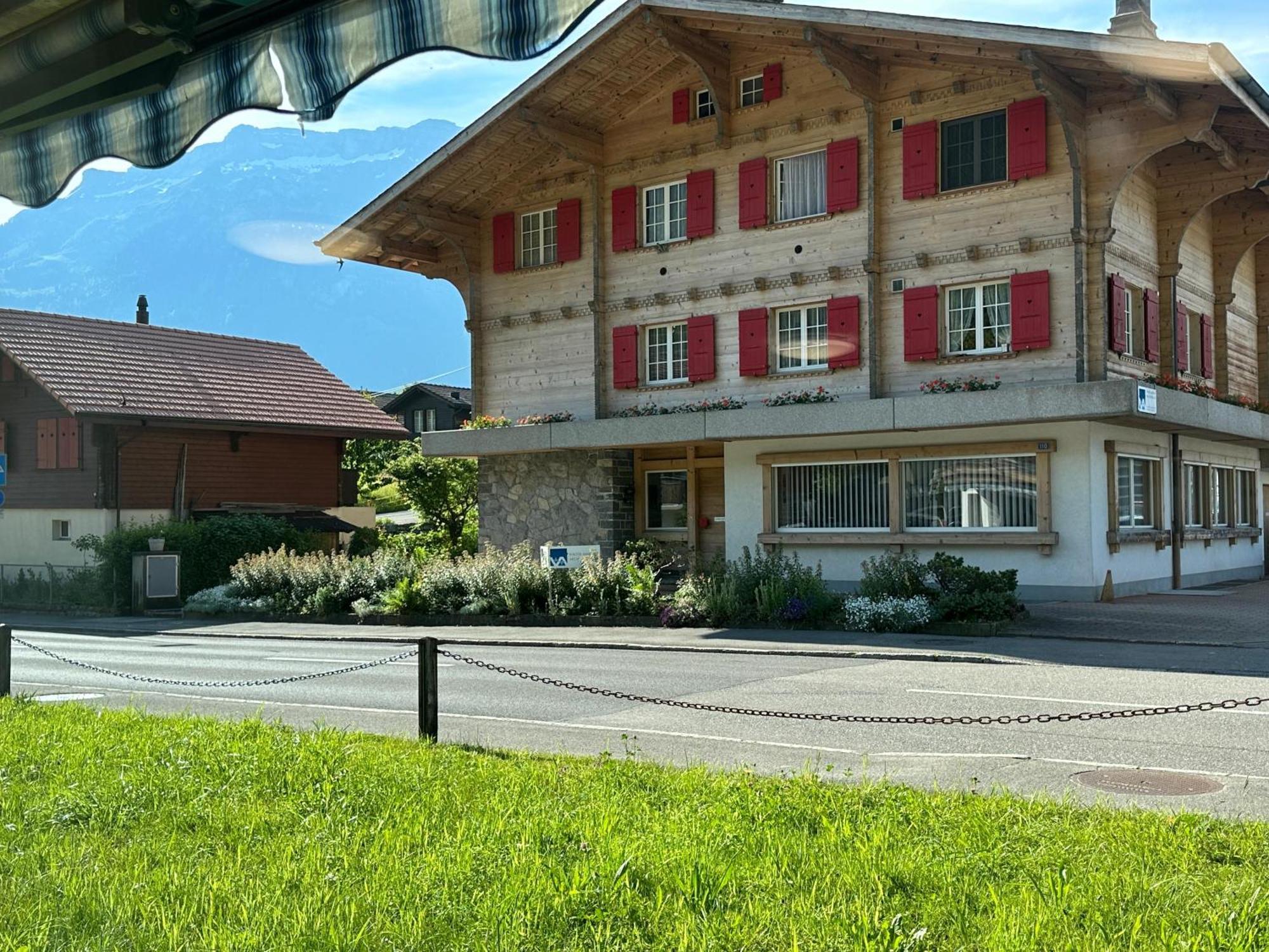 Swiss Chalet Holidays Ringgenberg Bagian luar foto