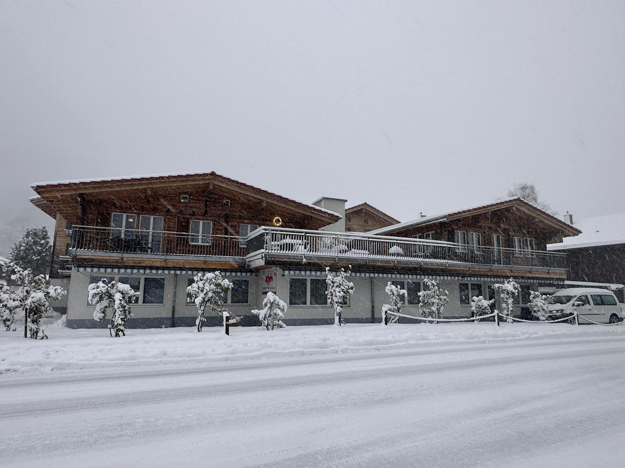 Swiss Chalet Holidays Ringgenberg Bagian luar foto